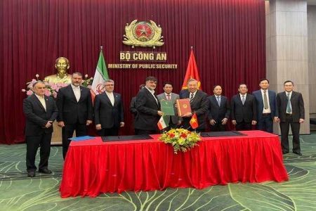 ایران و ویتنام تفاهم نامه همکاری های انتظامی امضا کردند - خبرگزاری گیل 25 | اخبار ایران و جهان