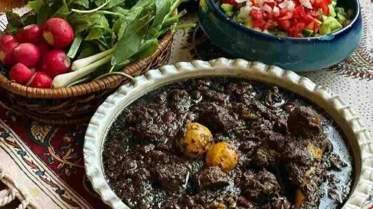 طرز تهیه قورمه سبزی برای 4 نفر