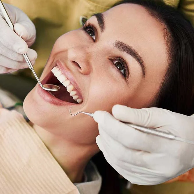 چگونه کامپوزیت دندان را سفید کنیم؟