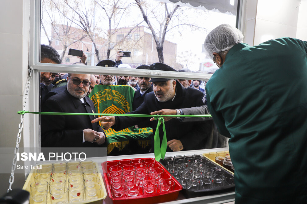 پذیرایی از زائران با مشارکت ۴۵ موکب و صدها خادمیار در چایخانه های حرم رضوی
