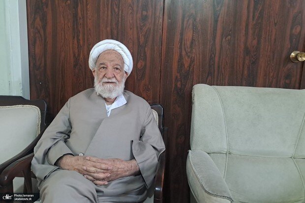 آیت الله مسعودی خمینی: عده ای به نام اسلام، انقلاب و ایران خرابکاری می کنند/ مخالفان ظریف، مخالف کل انقلاب اند