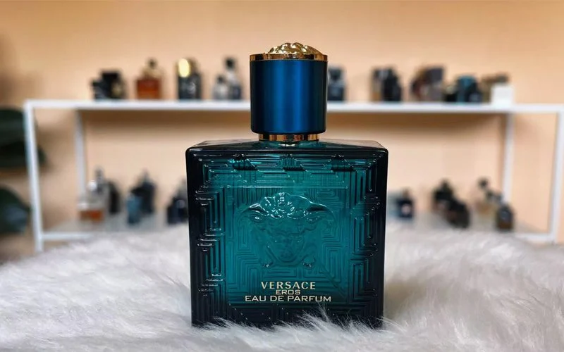 راهنمای انتخاب عطر مردانه مناسب برای دامادی